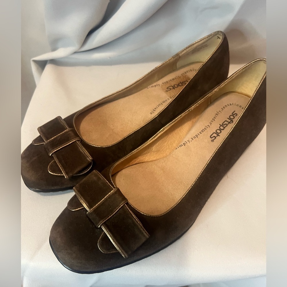 Softspots Brown Casual Loafers with Decorative Bow - Picture 2 of 11